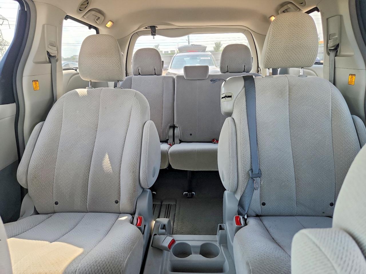 2013 Toyota Sienna Le White vin: 5TDKK3DC0DS345881