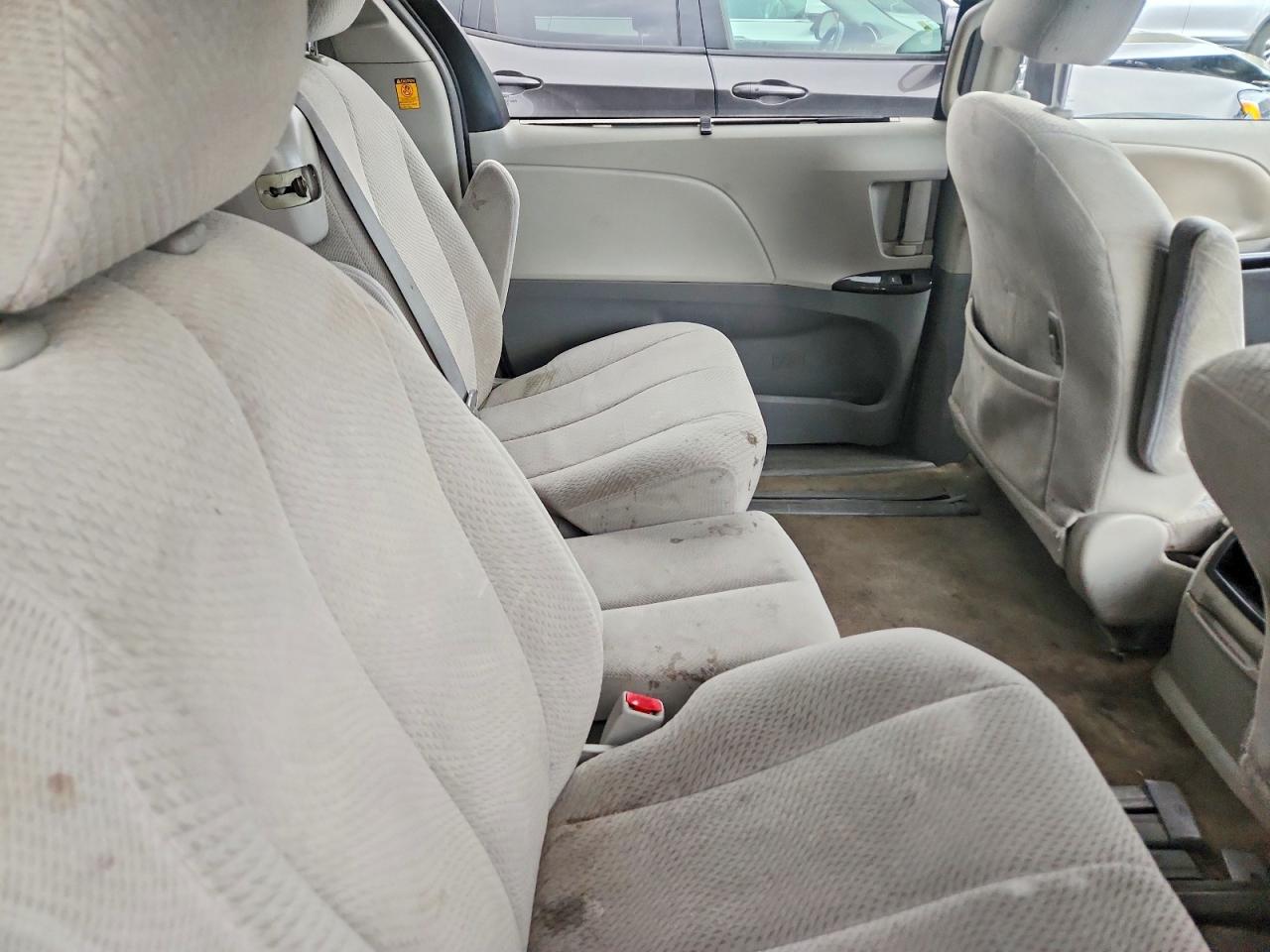 2013 Toyota Sienna Le Gray vin: 5TDKK3DC0DS355245