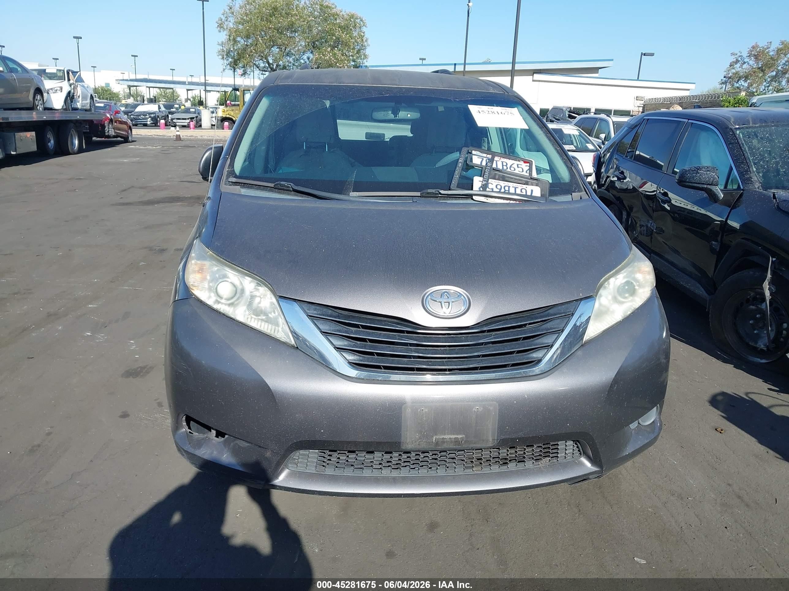 2013 Toyota Sienna Le V6 8 Passenger Gray vin: 5TDKK3DC0DS385393