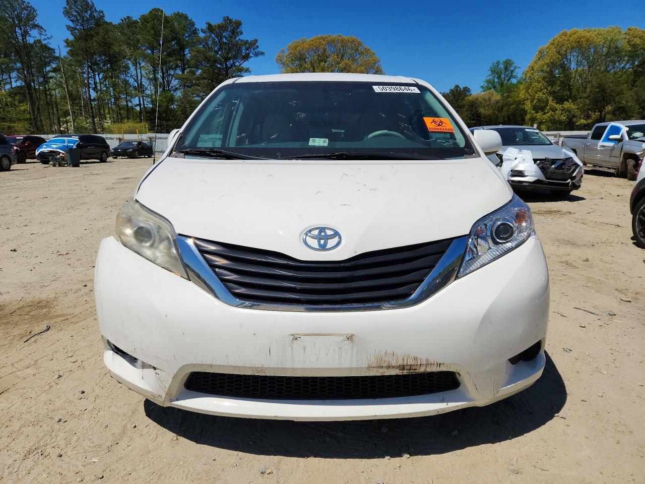 2013 Toyota Sienna Le White vin: 5TDKK3DC0DS393199