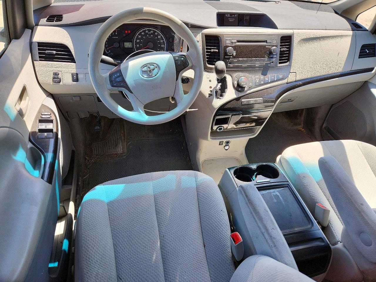 2013 Toyota Sienna Le White vin: 5TDKK3DC0DS393199