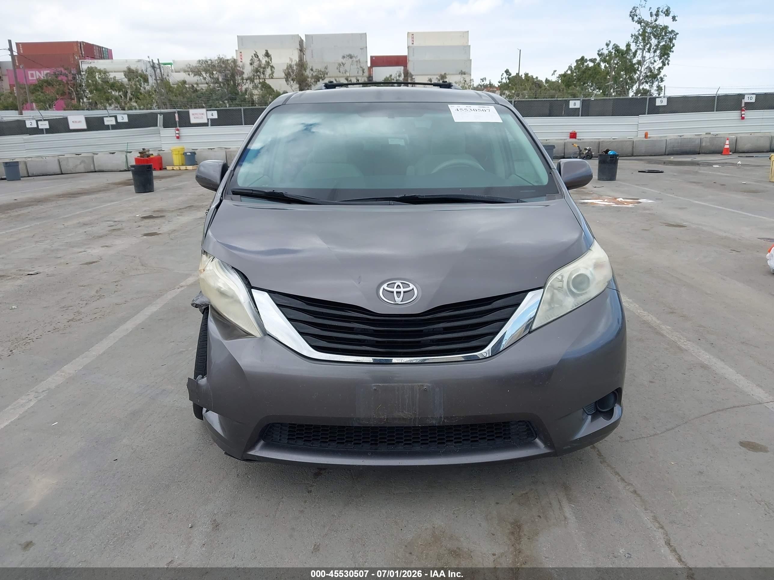 2013 Toyota Sienna Le V6 8 Passenger Brown vin: 5TDKK3DC0DS397091