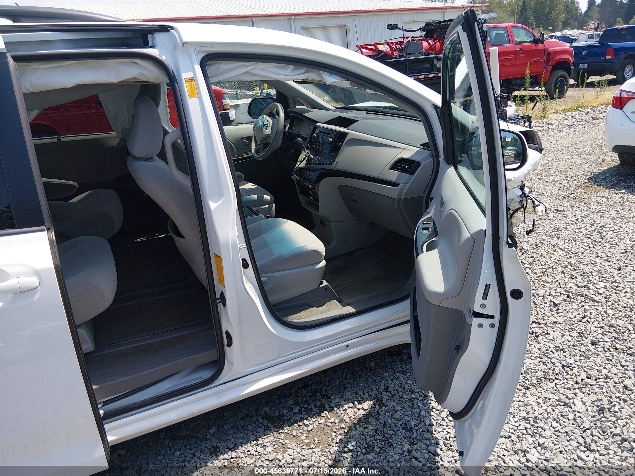 2014 Toyota Sienna Le V6 8 Passenger Белый vin: 5TDKK3DC0ES414487