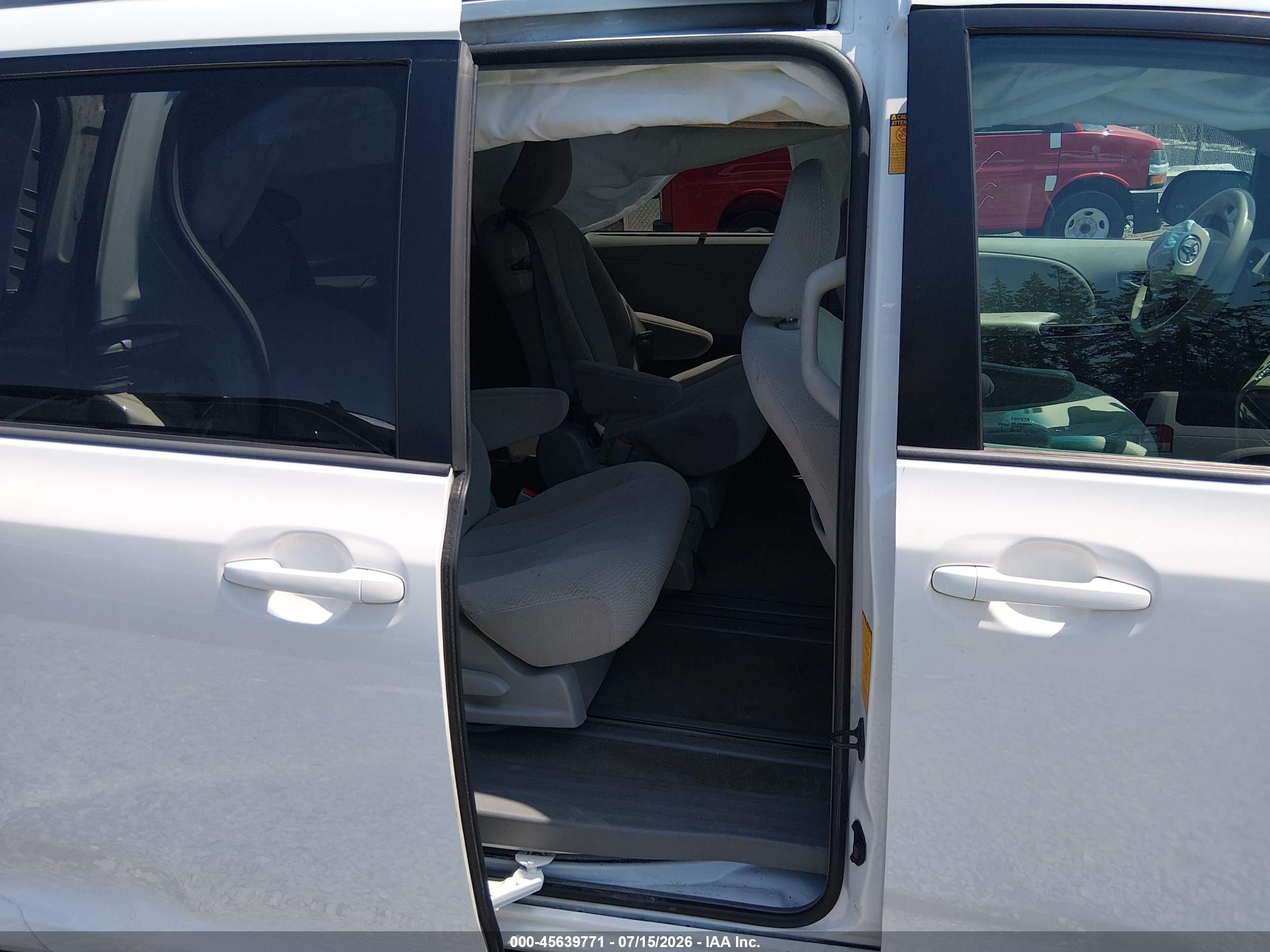2014 Toyota Sienna Le V6 8 Passenger Белый vin: 5TDKK3DC0ES414487
