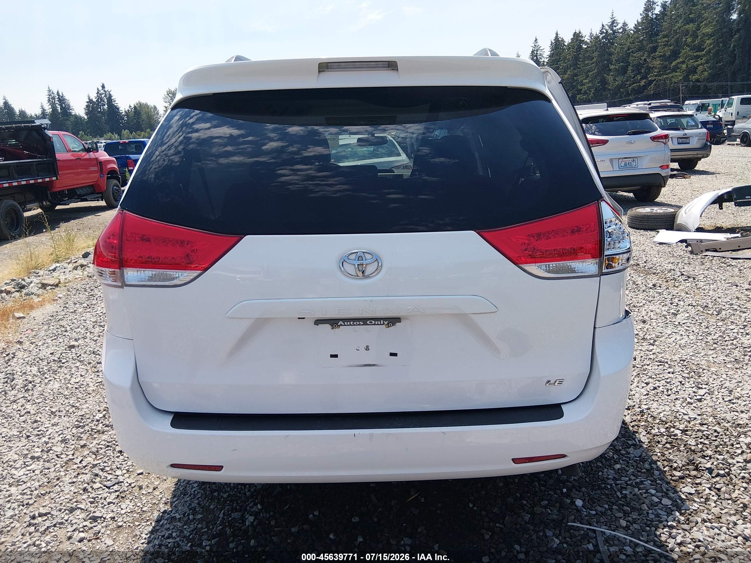 2014 Toyota Sienna Le V6 8 Passenger Белый vin: 5TDKK3DC0ES414487
