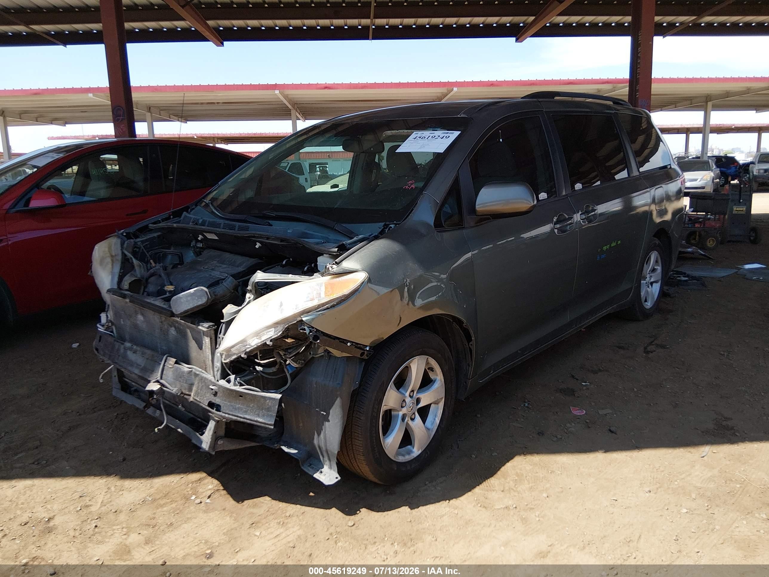 2014 Toyota Sienna Le V6 8 Passenger Gray vin: 5TDKK3DC0ES425716