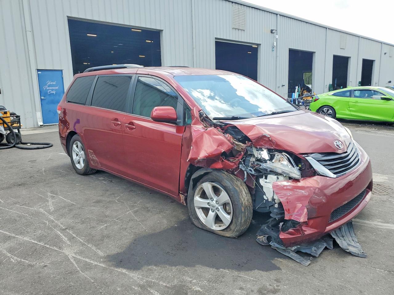 2014 Toyota Sienna Le Burgundy vin: 5TDKK3DC0ES426039