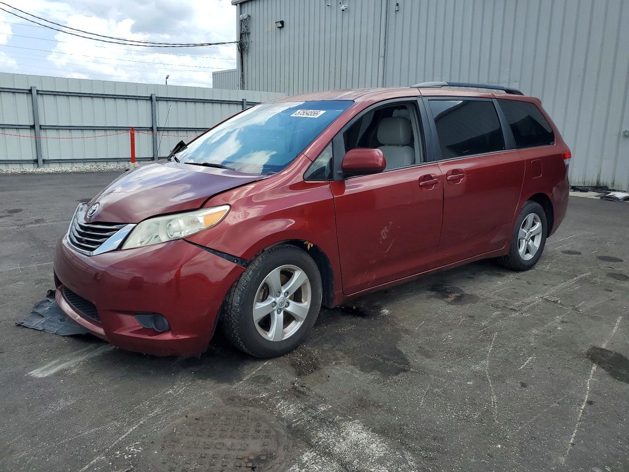 2014 Toyota Sienna Le Бордовый vin: 5TDKK3DC0ES426039