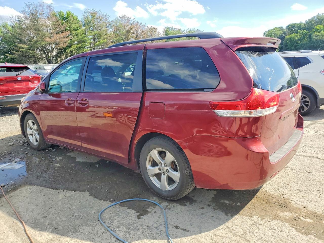 2014 Toyota Sienna Le Burgundy vin: 5TDKK3DC0ES429250