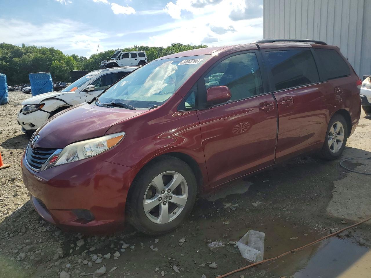 2014 Toyota Sienna Le Burgundy vin: 5TDKK3DC0ES429250