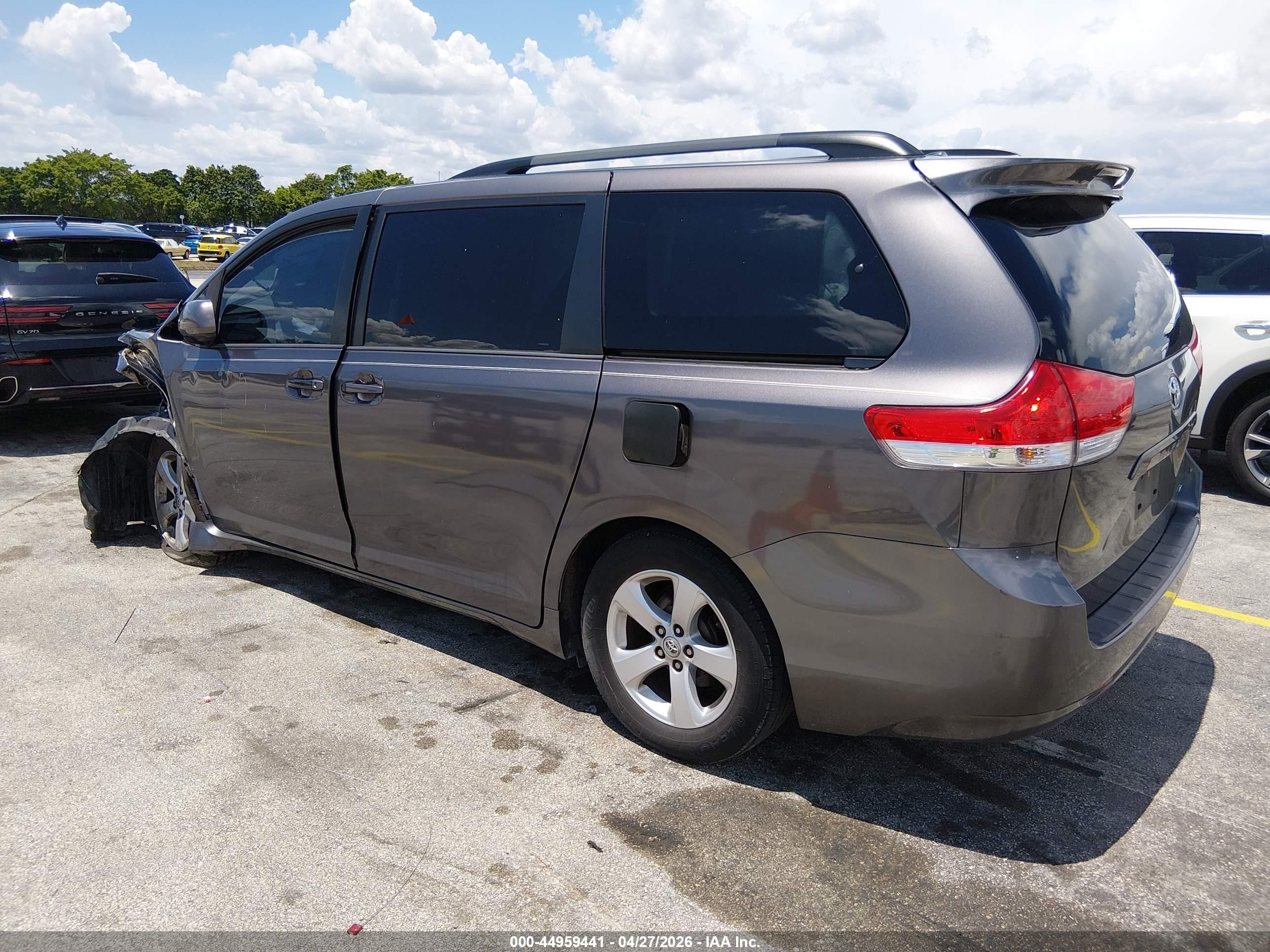 2014 Toyota Sienna Le V6 8 Passenger Gray vin: 5TDKK3DC0ES474317