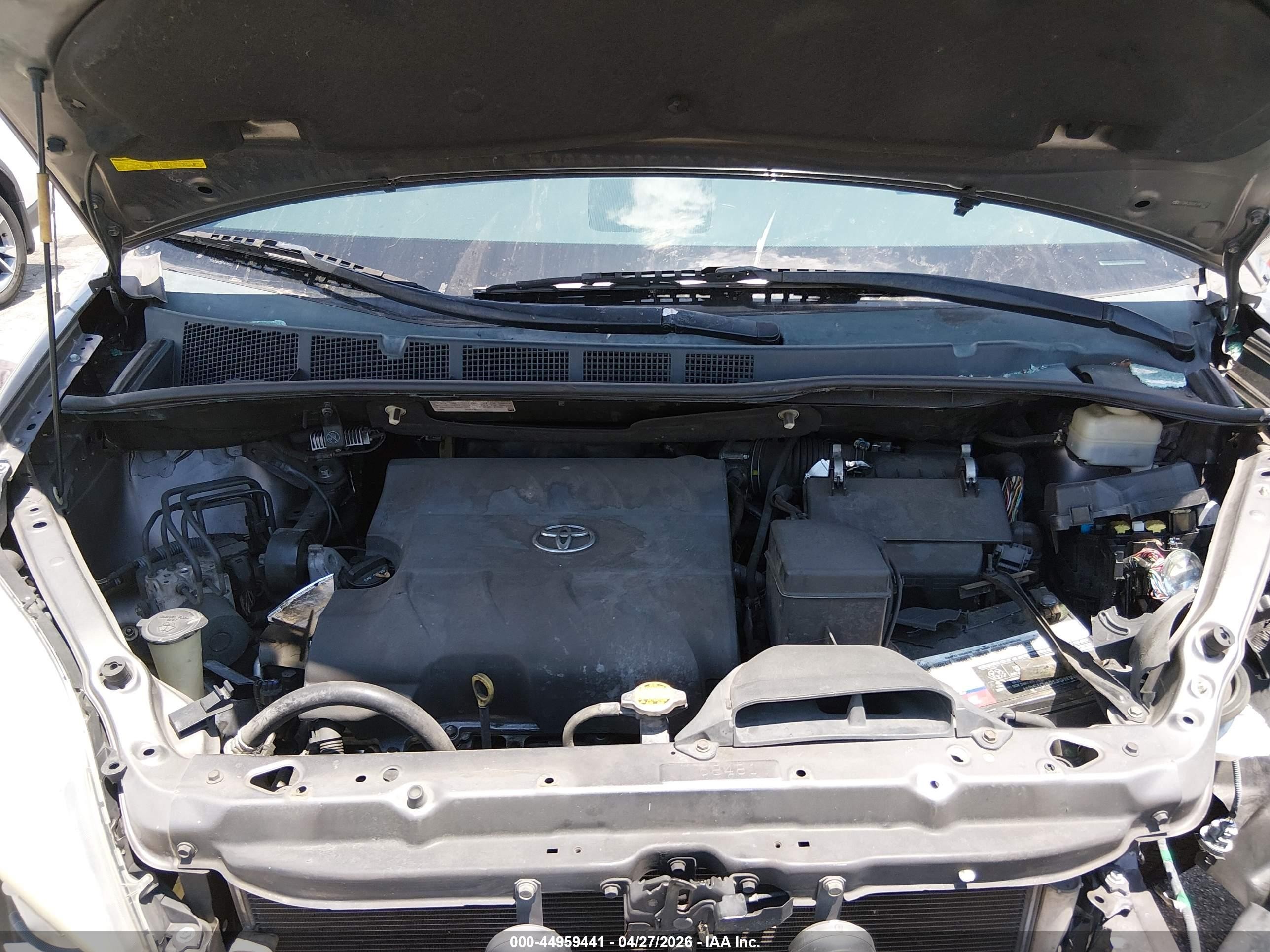 2014 Toyota Sienna Le V6 8 Passenger Gray vin: 5TDKK3DC0ES474317