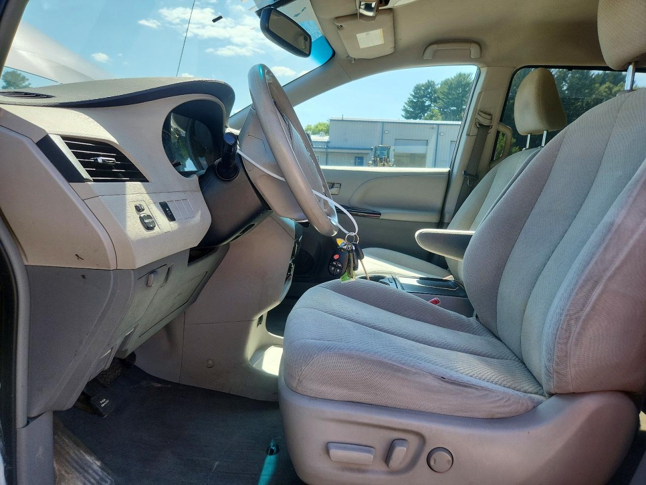 2014 Toyota Sienna Le Gray vin: 5TDKK3DC0ES474785