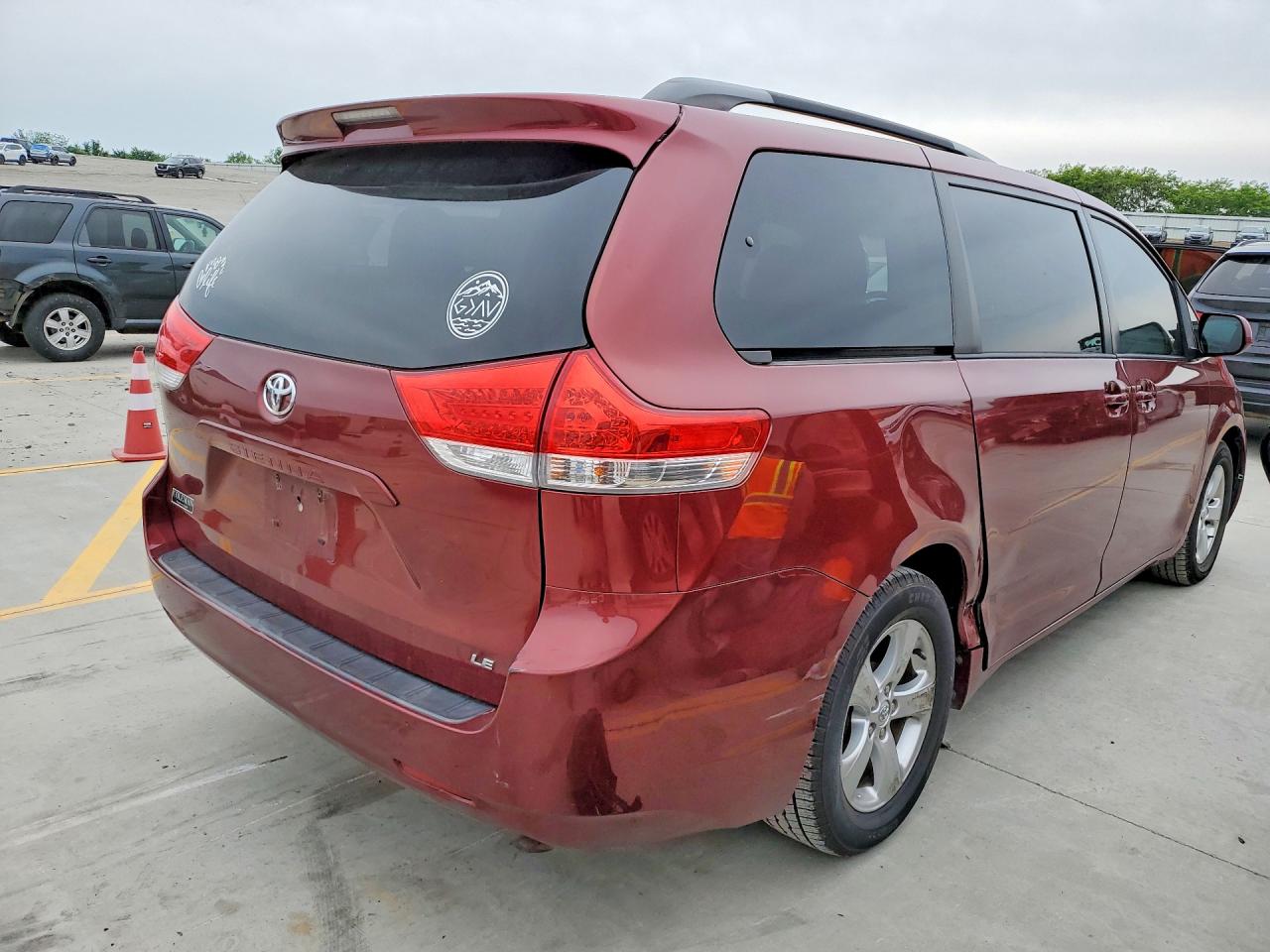 2014 Toyota Sienna Le Burgundy vin: 5TDKK3DC0ES485351