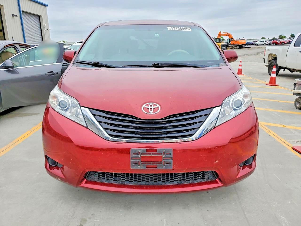 2014 Toyota Sienna Le Burgundy vin: 5TDKK3DC0ES485351