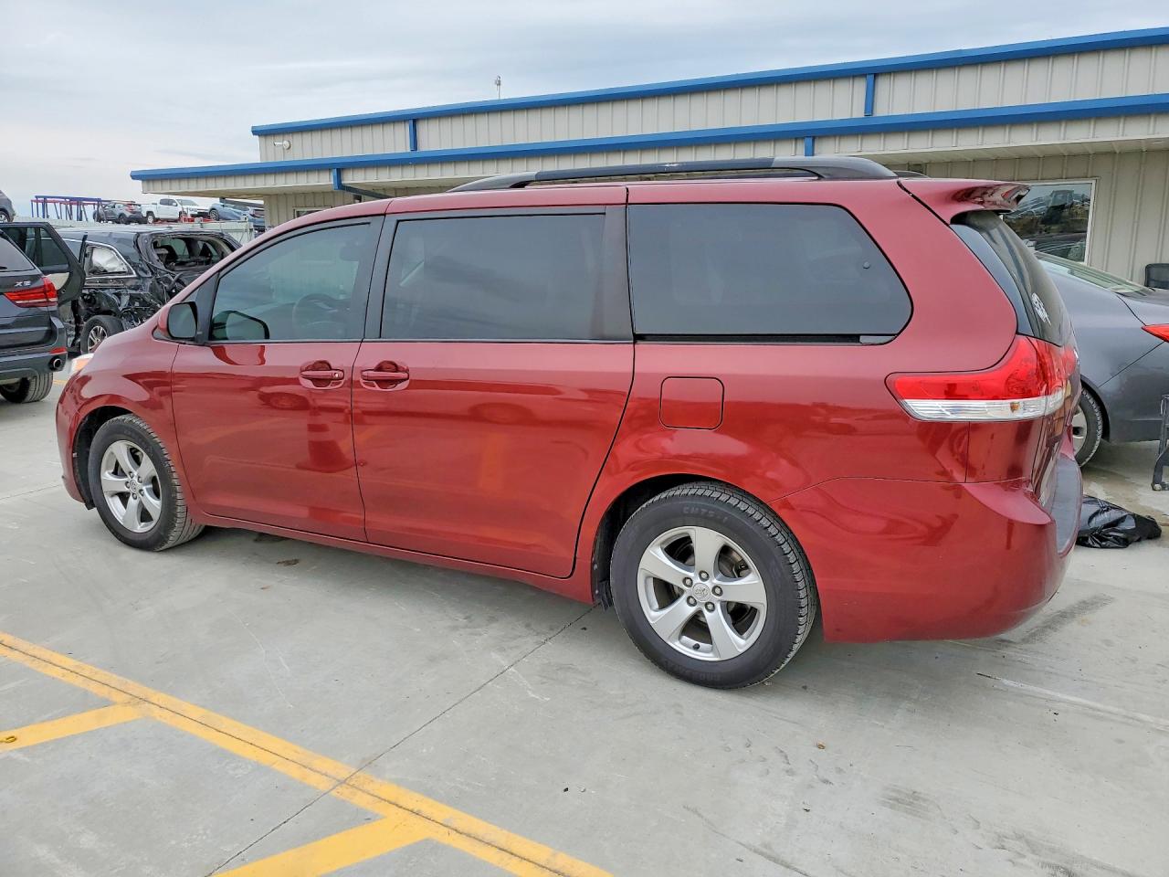 2014 Toyota Sienna Le Burgundy vin: 5TDKK3DC0ES485351