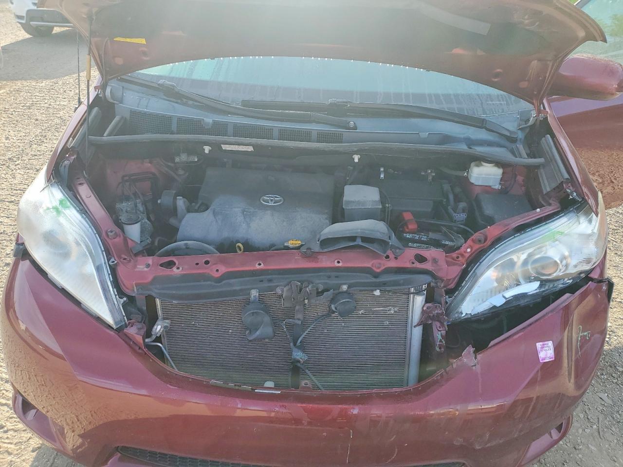 2014 Toyota Sienna Le Red vin: 5TDKK3DC0ES490551