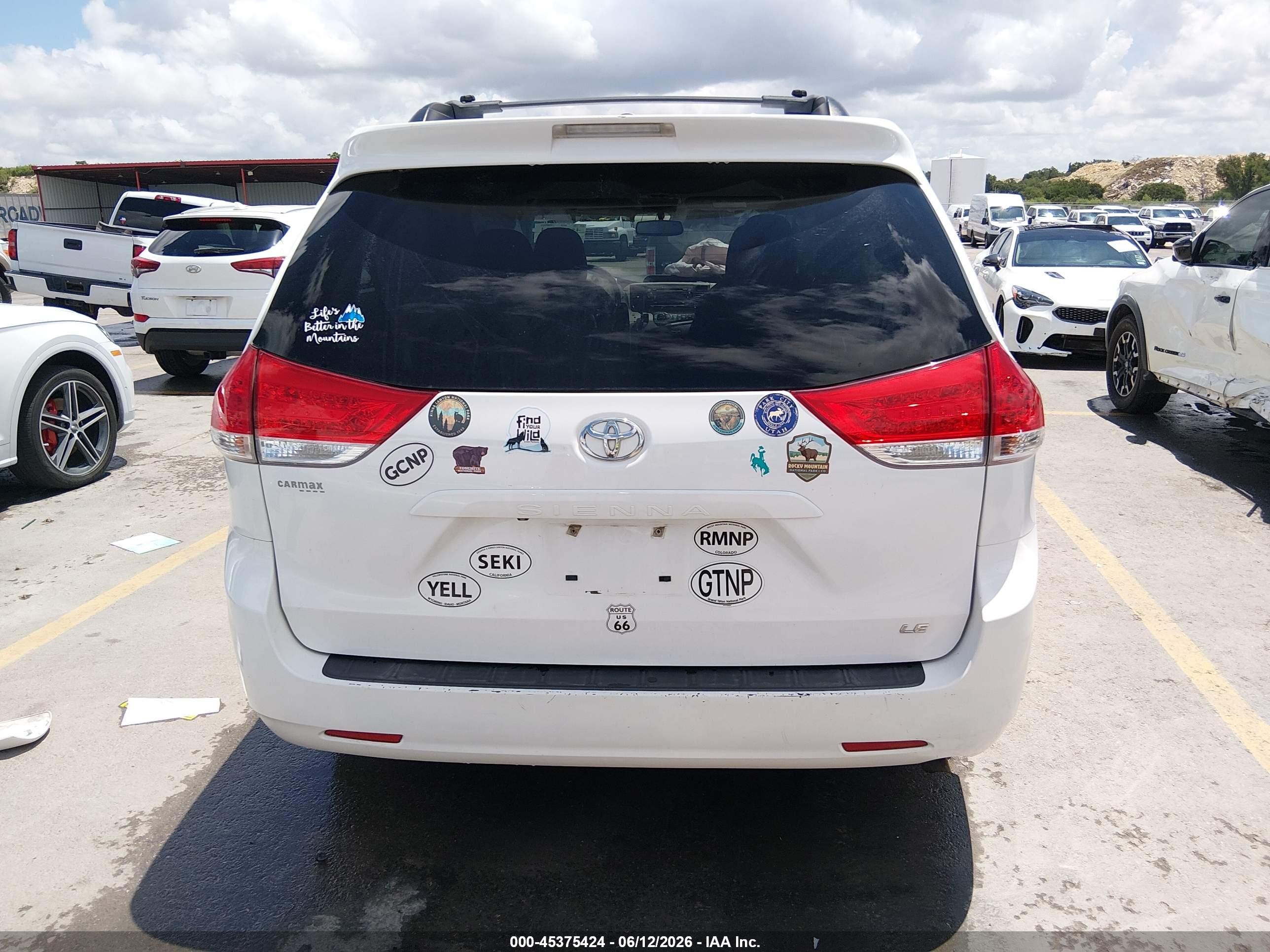 2014 Toyota Sienna Le V6 8 Passenger White vin: 5TDKK3DC0ES503167