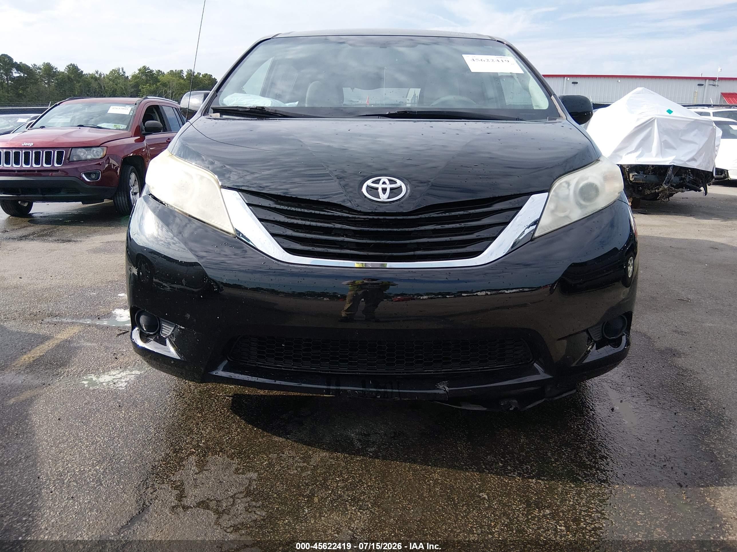 2014 Toyota Sienna Le V6 8 Passenger Black vin: 5TDKK3DC0ES519059