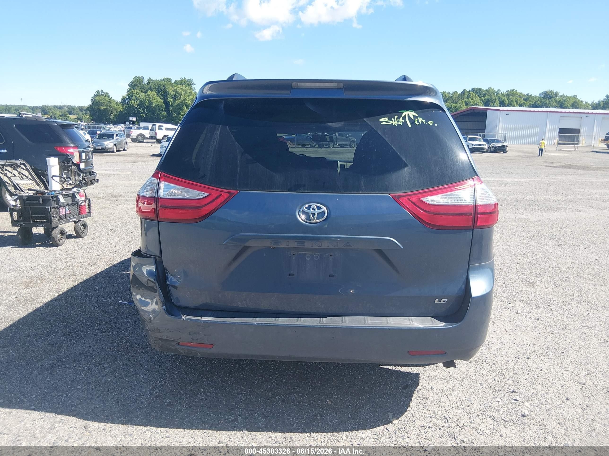 2015 Toyota Sienna Le 8 Passenger Blue vin: 5TDKK3DC0FS549454
