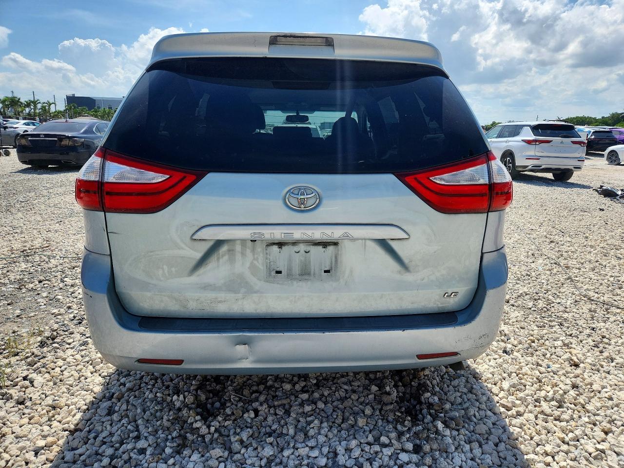 2015 Toyota Sienna Le Blue vin: 5TDKK3DC0FS585290