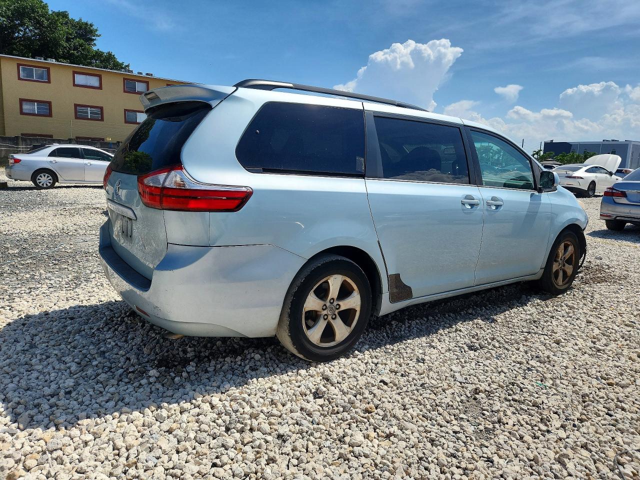 2015 Toyota Sienna Le Blue vin: 5TDKK3DC0FS585290