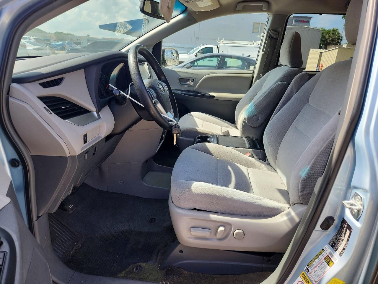 2015 Toyota Sienna Le Blue vin: 5TDKK3DC0FS585290