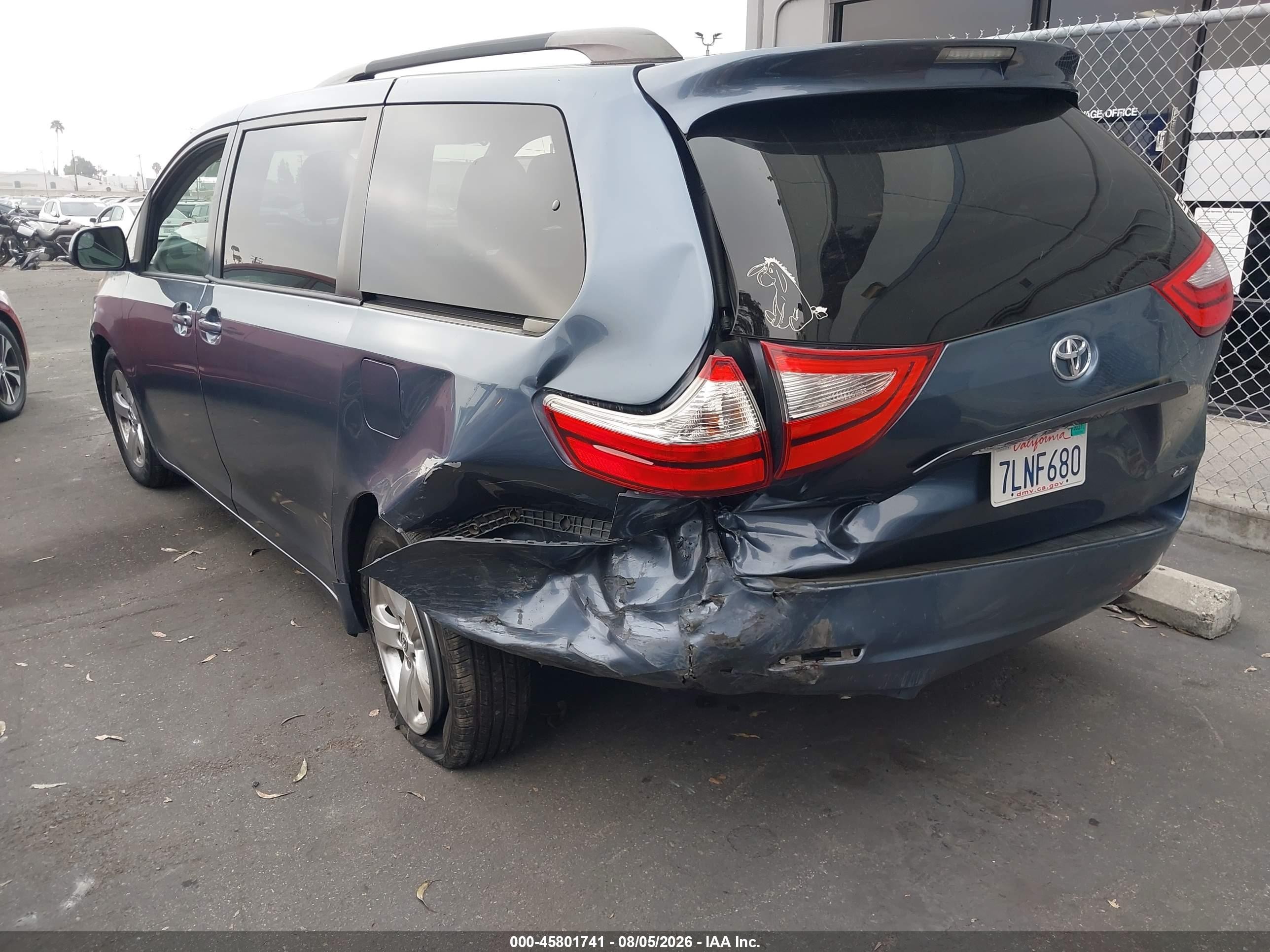 2015 Toyota Sienna Le 8 Passenger Blue vin: 5TDKK3DC0FS610513