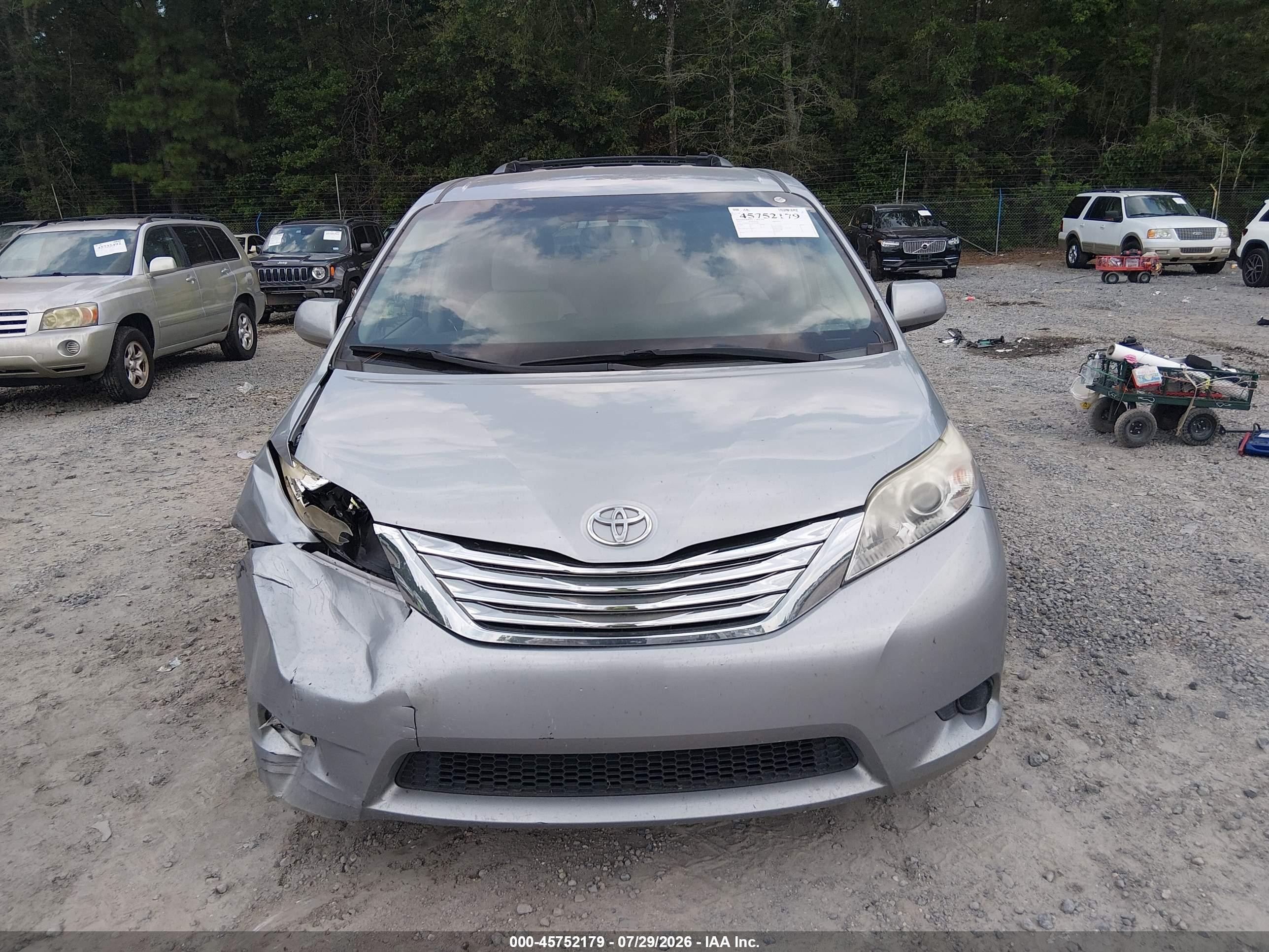 2015 Toyota Sienna Le 8 Passenger Серый vin: 5TDKK3DC0FS629899