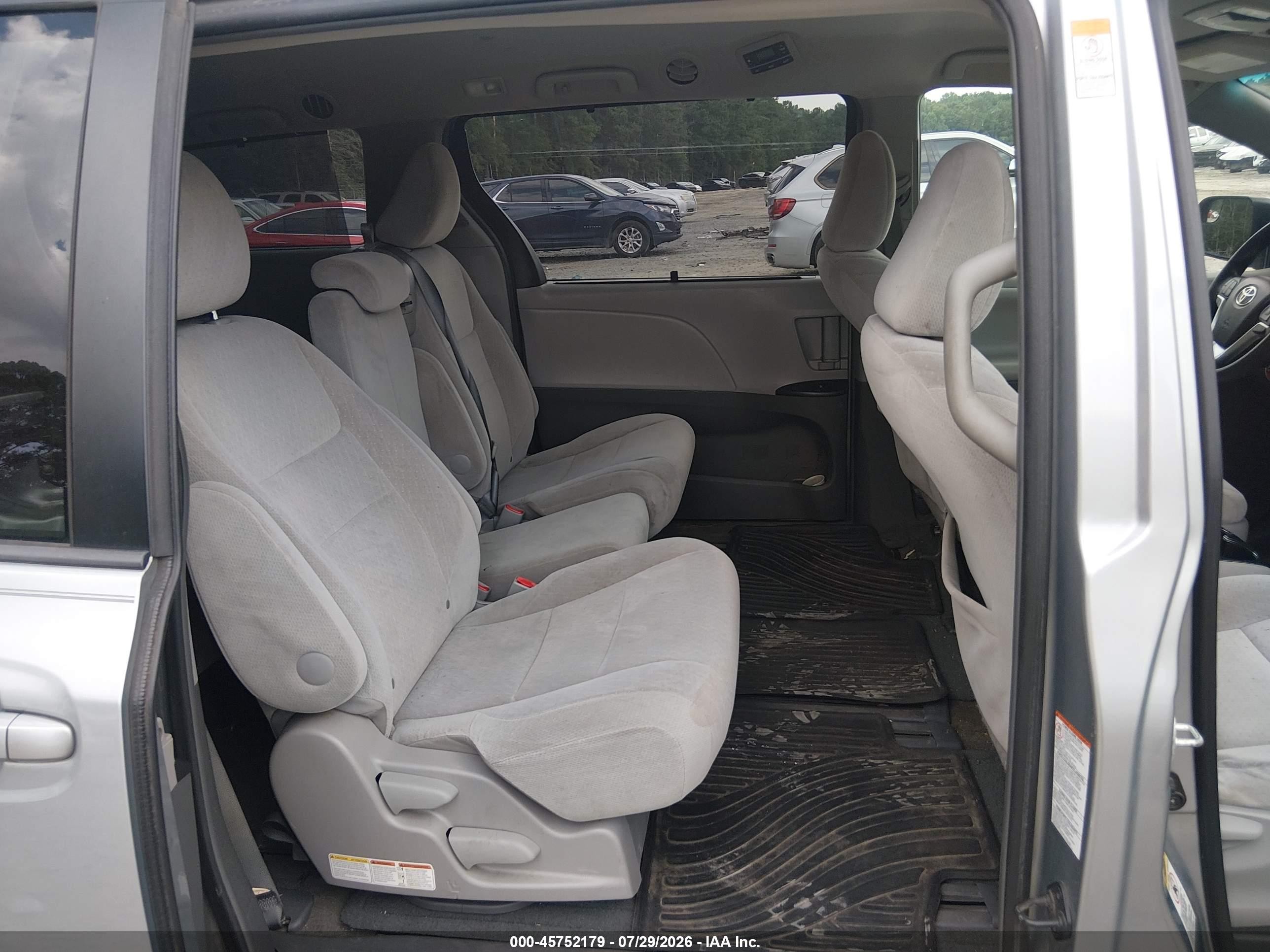 2015 Toyota Sienna Le 8 Passenger Серый vin: 5TDKK3DC0FS629899