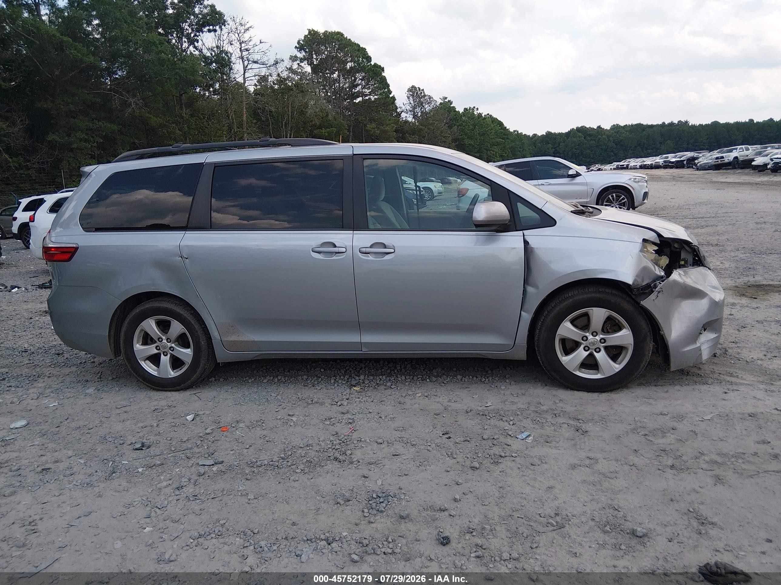 2015 Toyota Sienna Le 8 Passenger Серый vin: 5TDKK3DC0FS629899