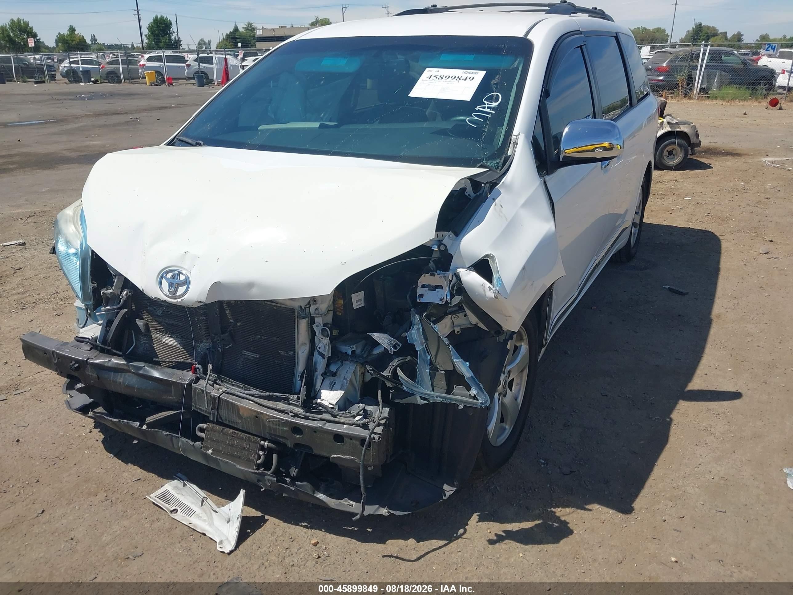 2015 Toyota Sienna Le 8 Passenger White vin: 5TDKK3DC0FS670551