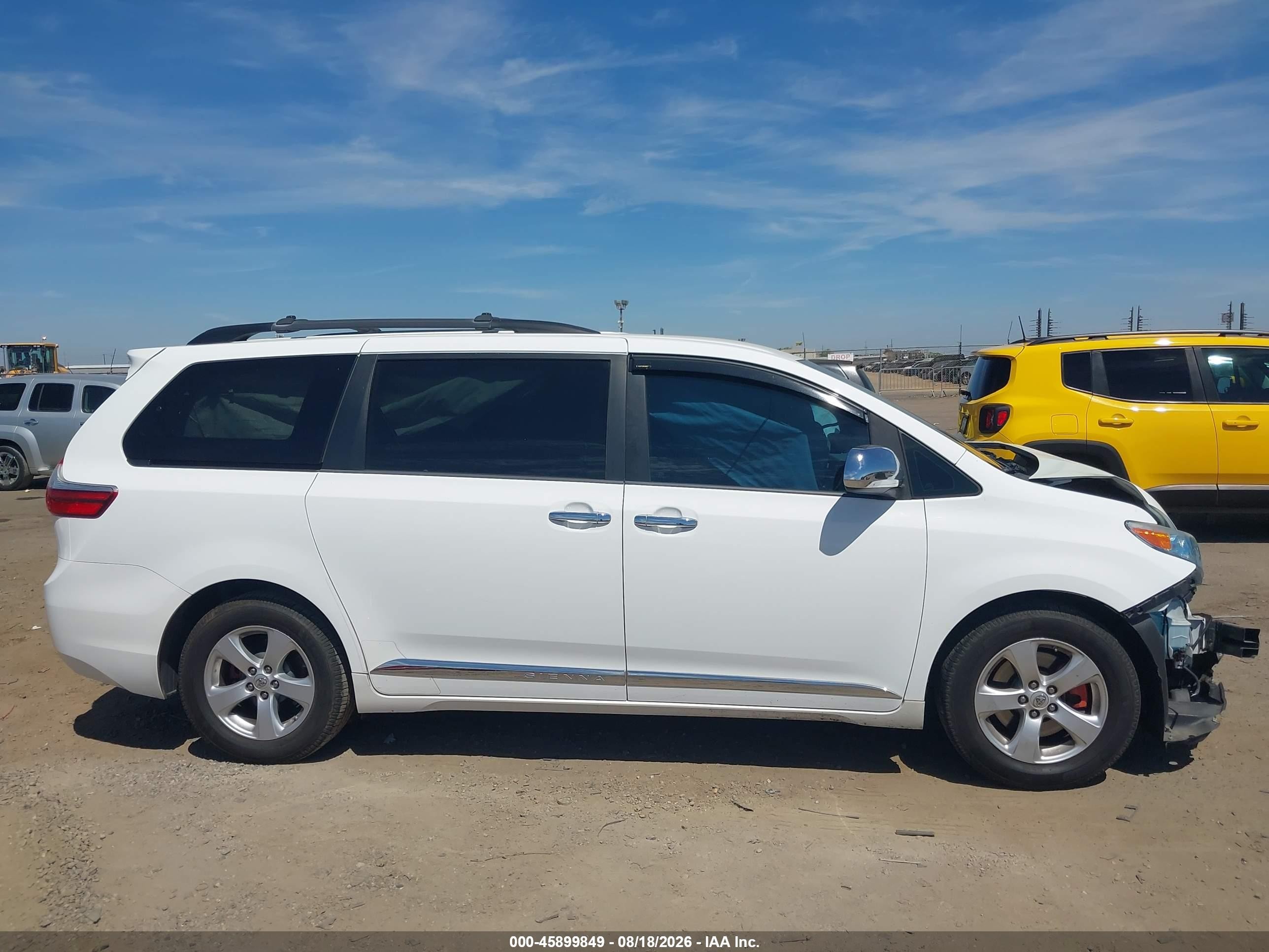 2015 Toyota Sienna Le 8 Passenger White vin: 5TDKK3DC0FS670551