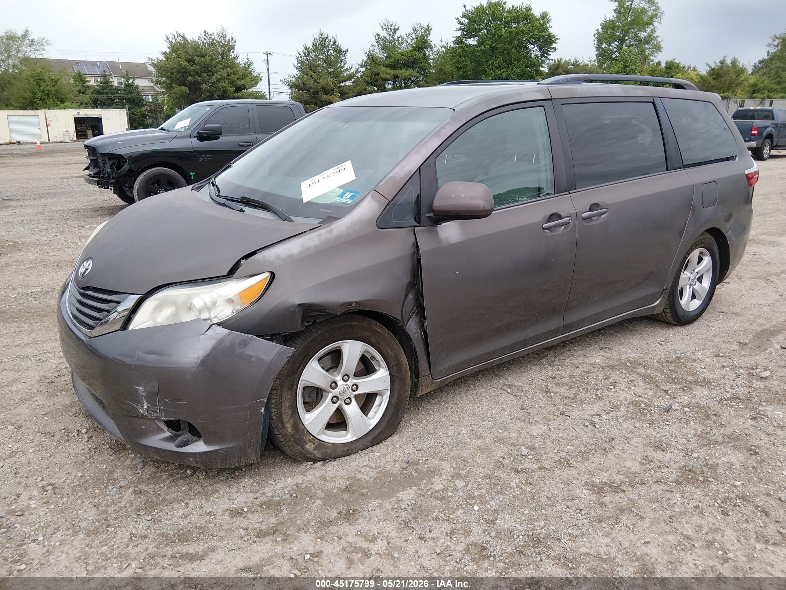 2015 Toyota Sienna Le 8 Passenger Gray vin: 5TDKK3DC0FS671943