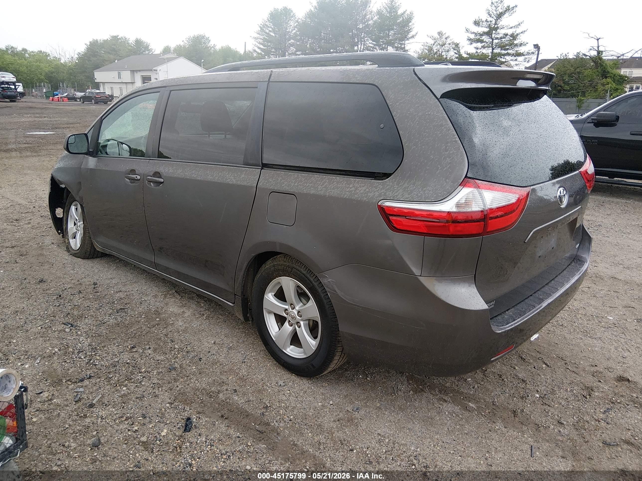 2015 Toyota Sienna Le 8 Passenger Gray vin: 5TDKK3DC0FS671943