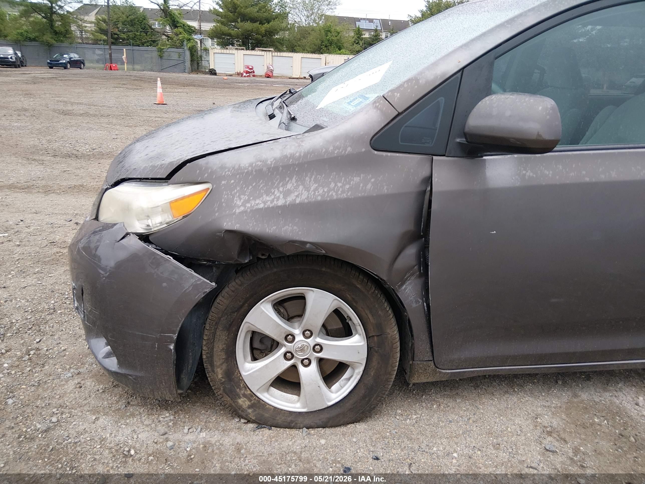 2015 Toyota Sienna Le 8 Passenger Gray vin: 5TDKK3DC0FS671943