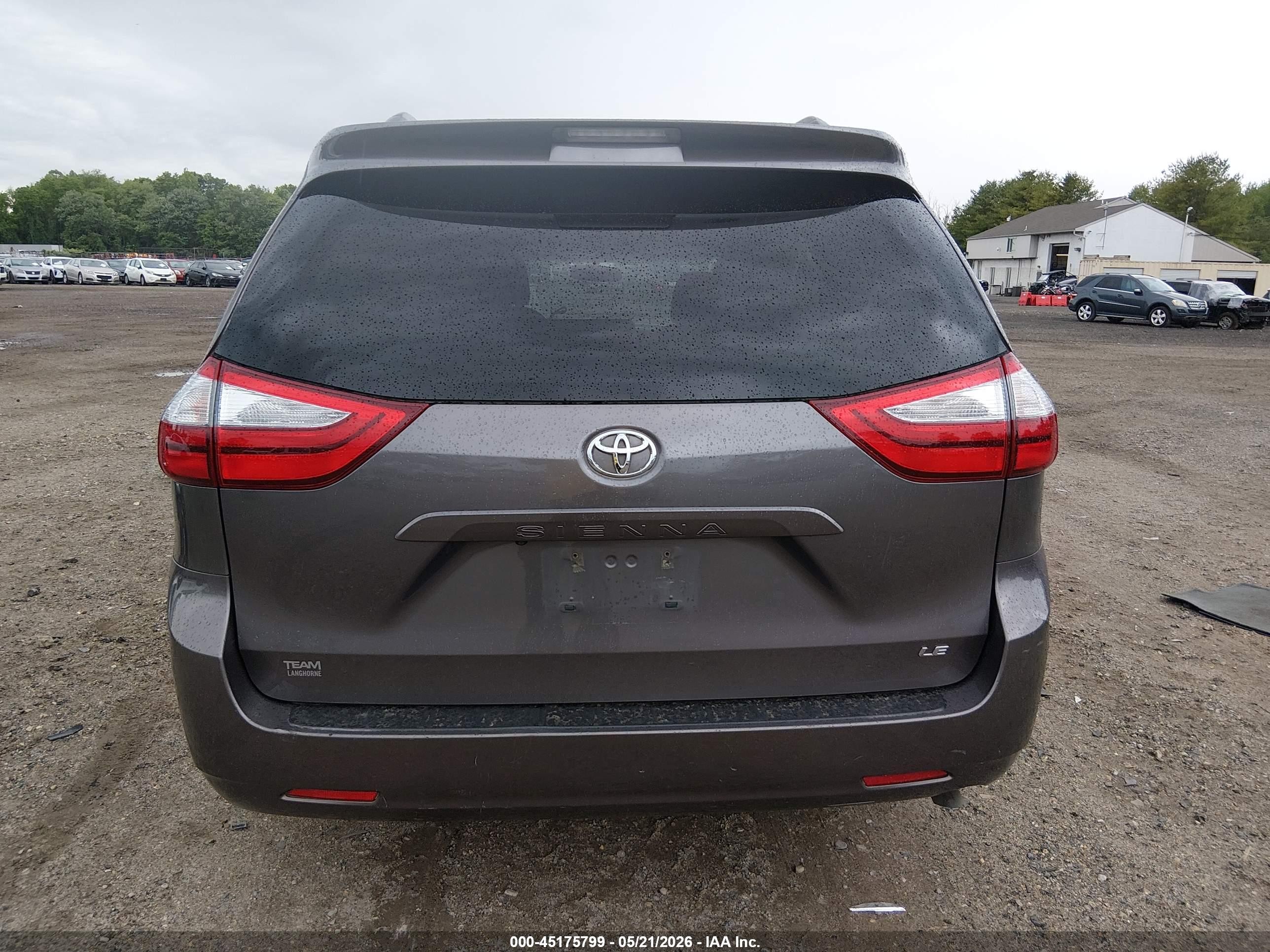 2015 Toyota Sienna Le 8 Passenger Gray vin: 5TDKK3DC0FS671943