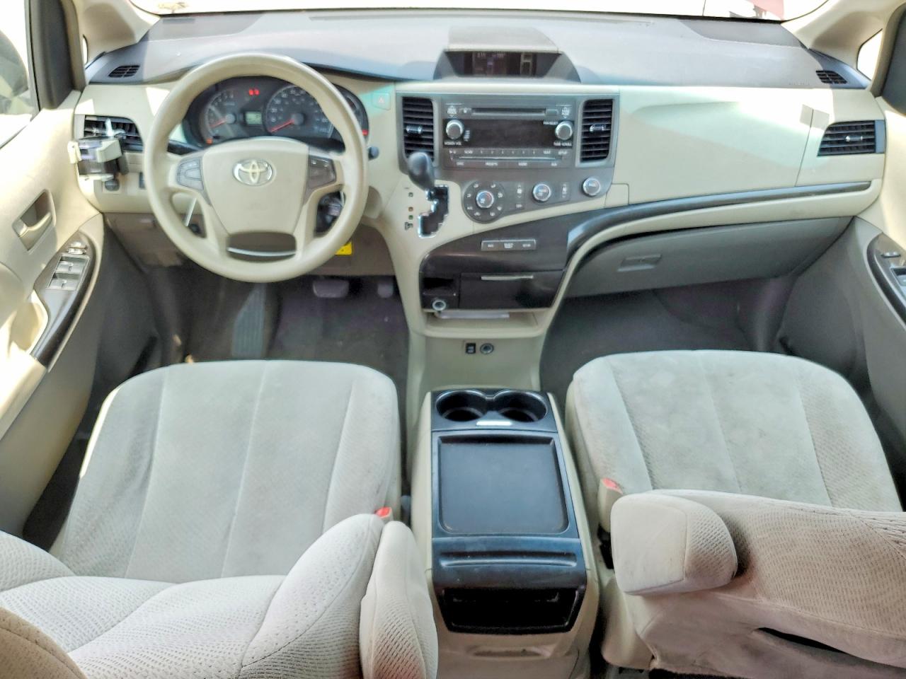 2011 Toyota Sienna Le Red vin: 5TDKK3DC1BS003806
