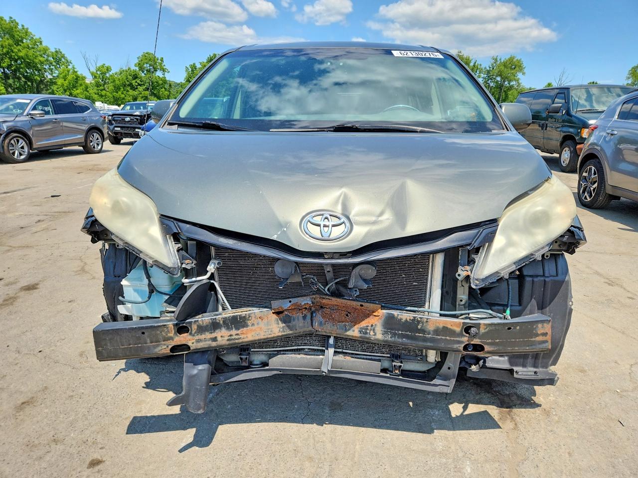 2011 Toyota Sienna Le Gray vin: 5TDKK3DC1BS009296