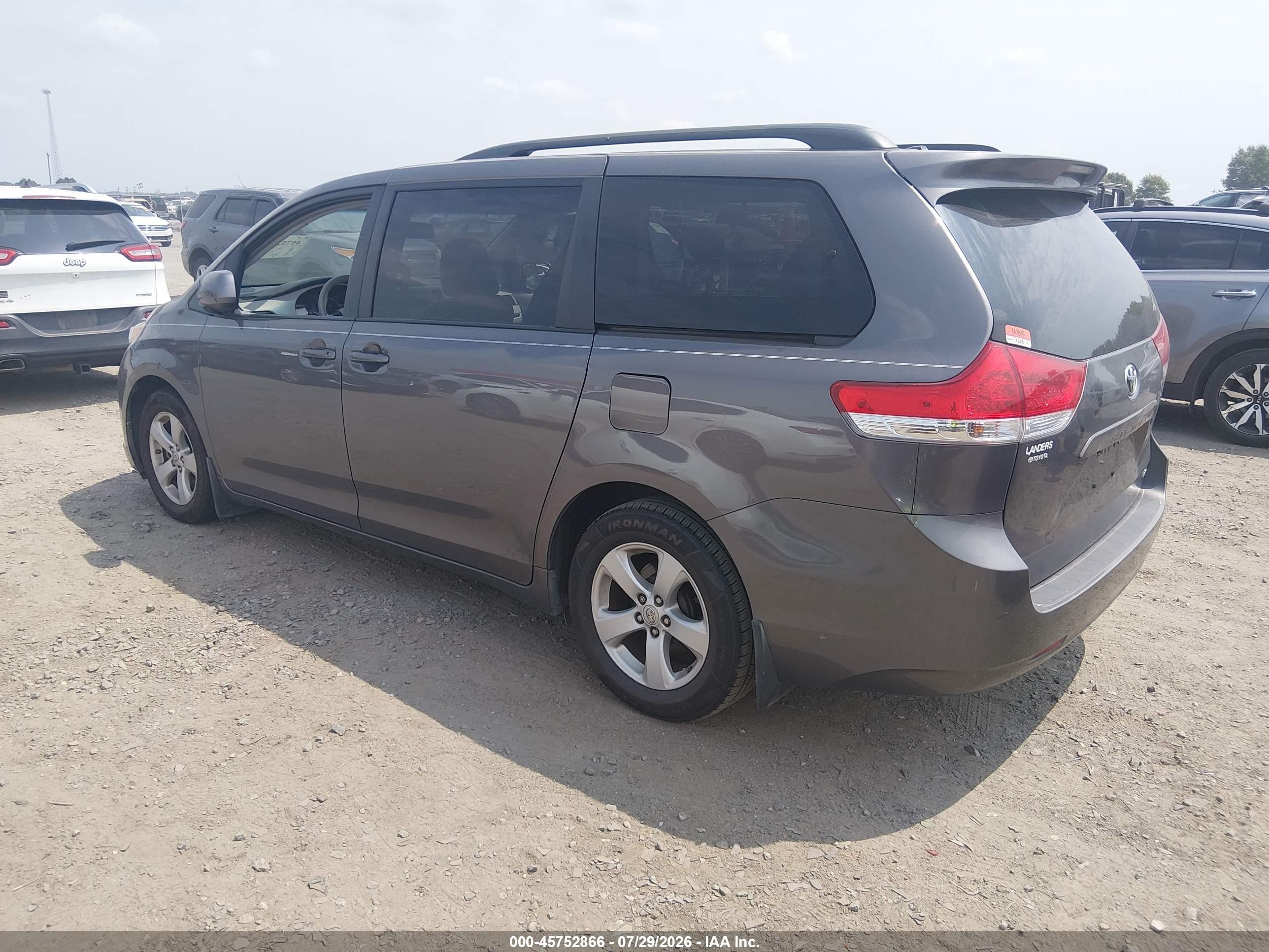 2011 Toyota Sienna Le V6 Gray vin: 5TDKK3DC1BS030066