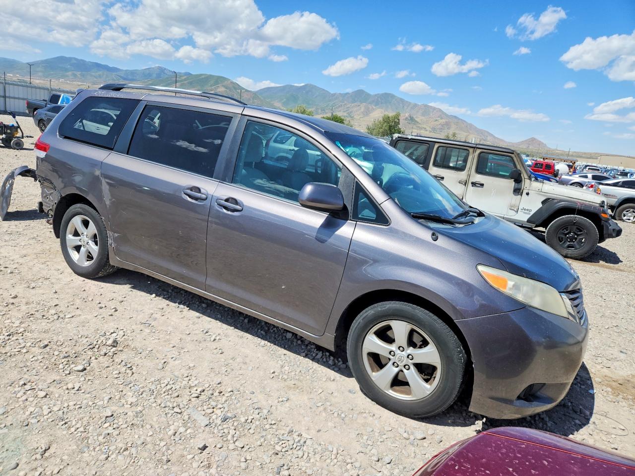 2011 Toyota Sienna Le Угольный vin: 5TDKK3DC1BS076710