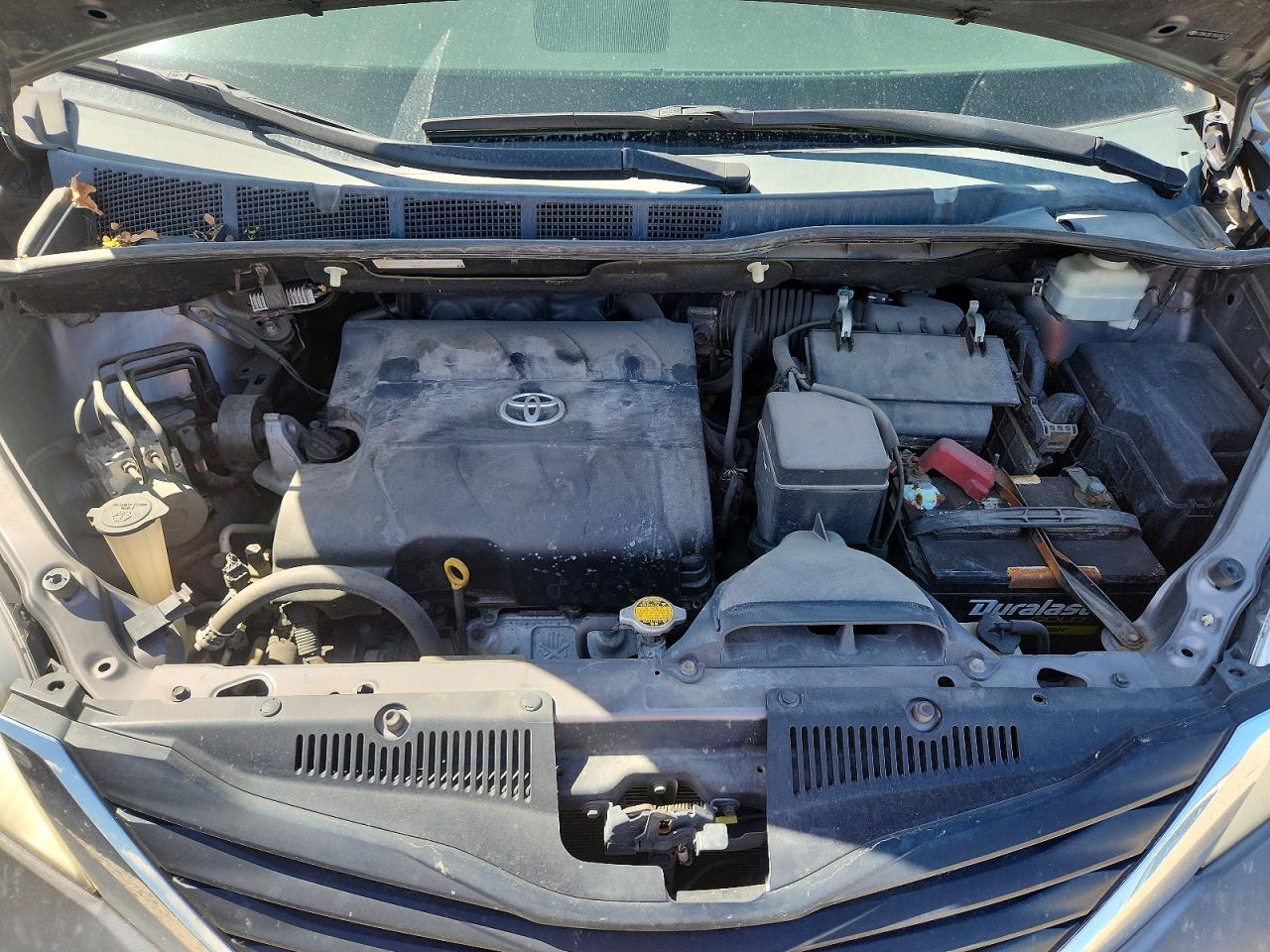 2011 Toyota Sienna Le Угольный vin: 5TDKK3DC1BS076710