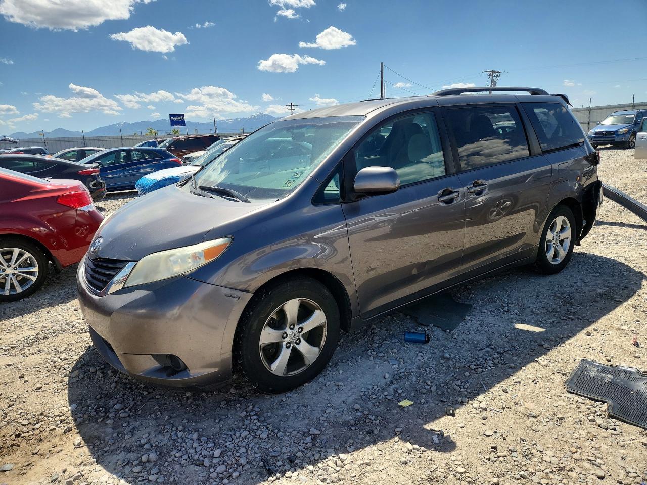 2011 Toyota Sienna Le Угольный vin: 5TDKK3DC1BS076710