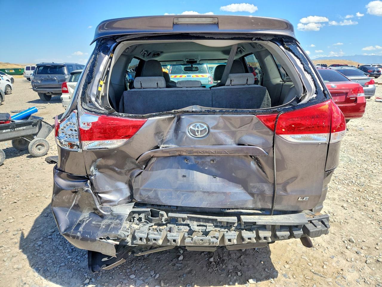 2011 Toyota Sienna Le Угольный vin: 5TDKK3DC1BS076710