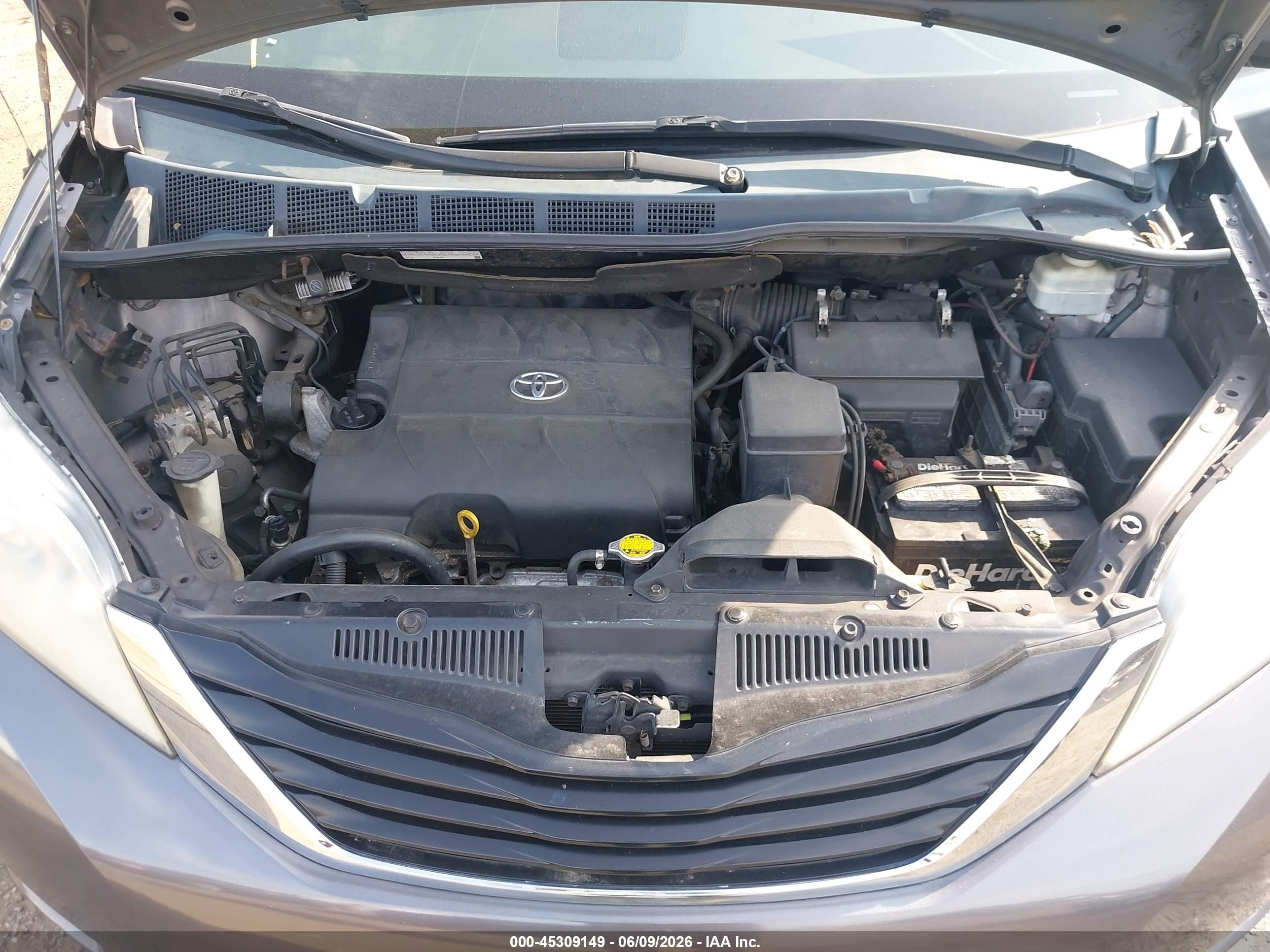 2011 Toyota Sienna Le V6 Серый vin: 5TDKK3DC1BS078408