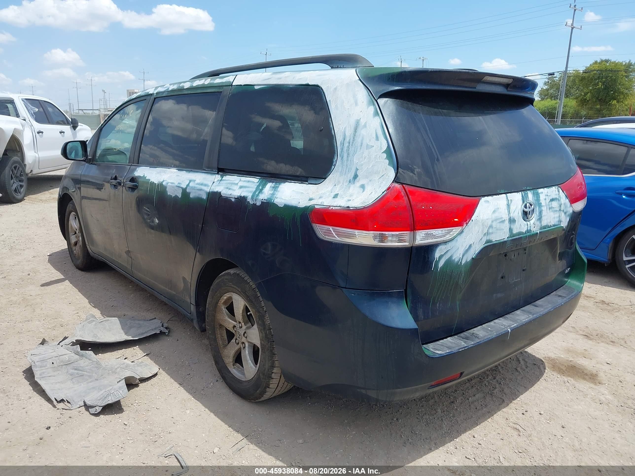 2011 Toyota Sienna Le V6 Blue vin: 5TDKK3DC1BS080093