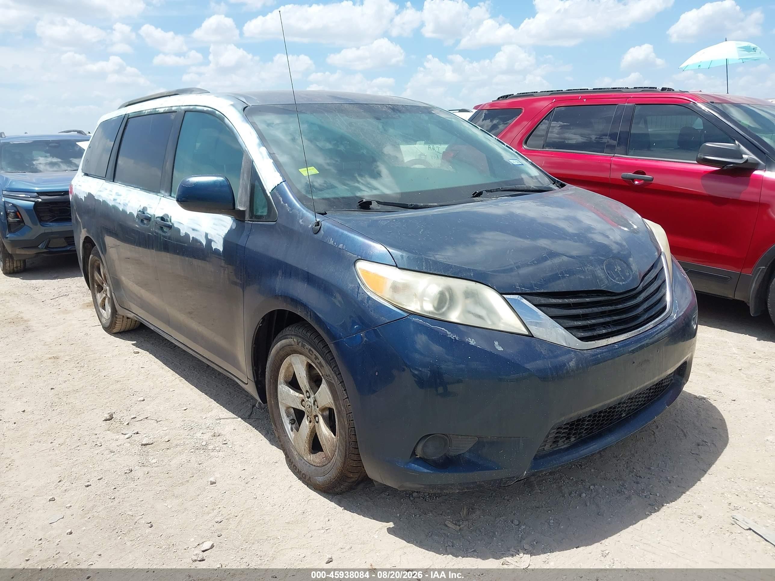 2011 Toyota Sienna Le V6 Blue vin: 5TDKK3DC1BS080093
