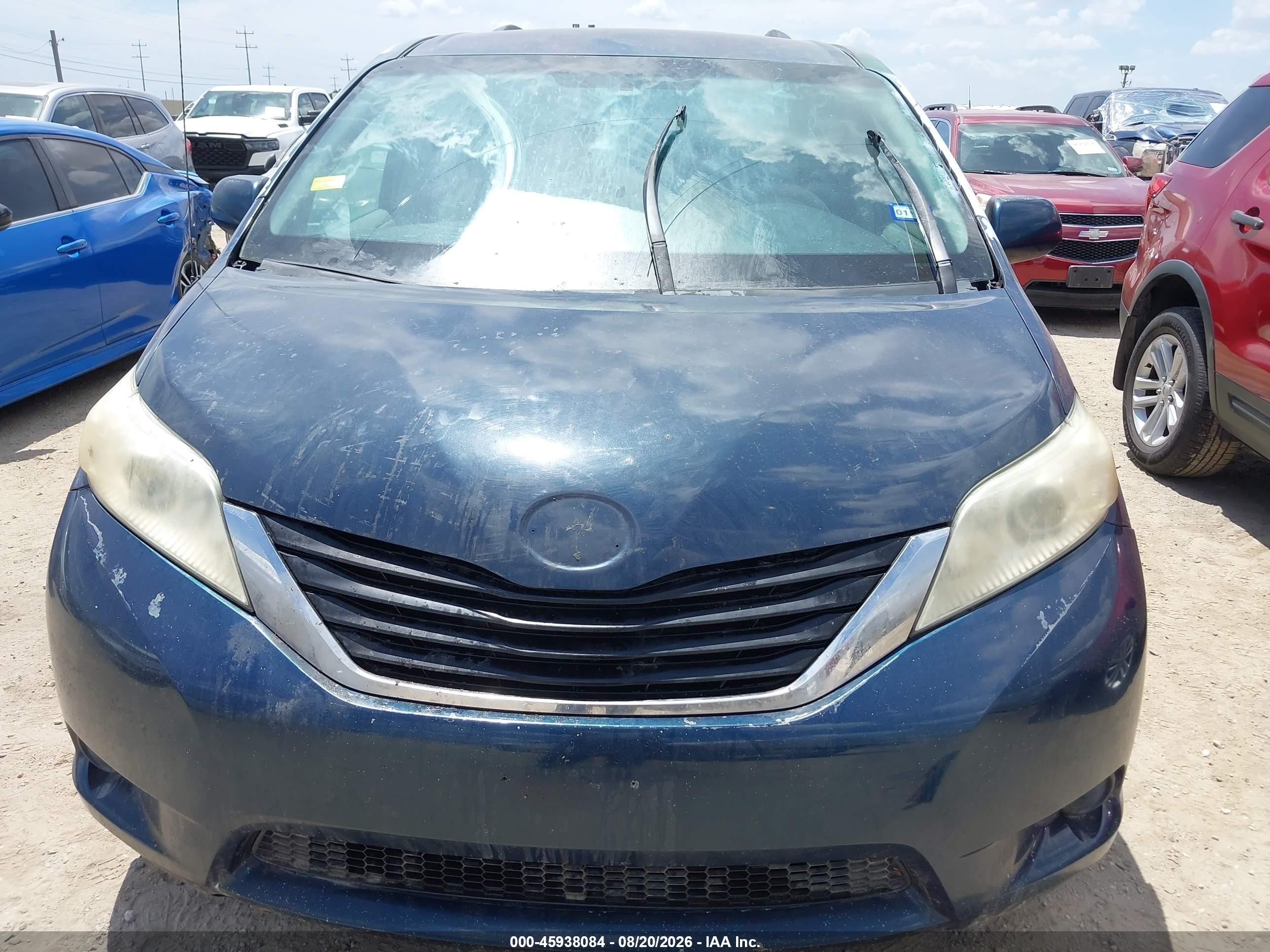 2011 Toyota Sienna Le V6 Blue vin: 5TDKK3DC1BS080093