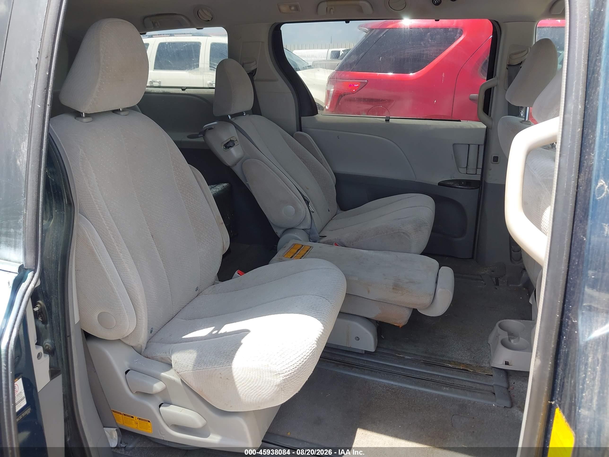 2011 Toyota Sienna Le V6 Blue vin: 5TDKK3DC1BS080093