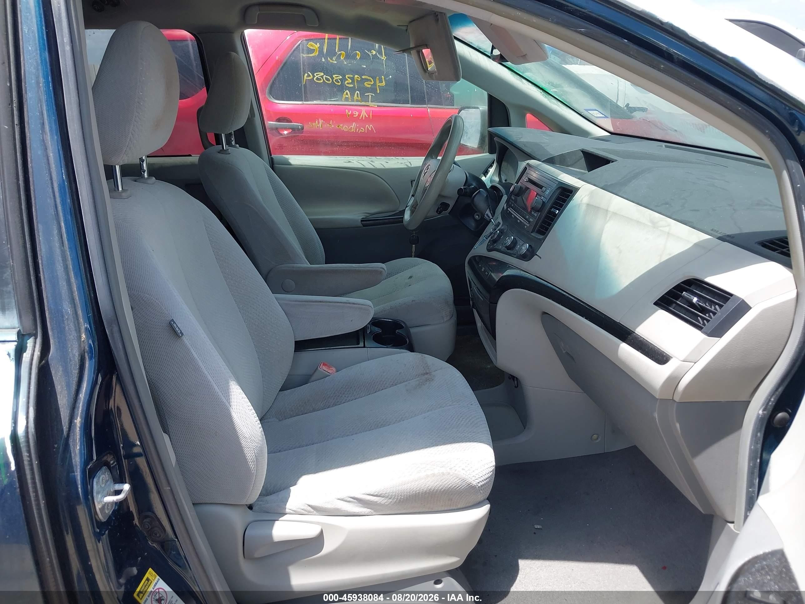 2011 Toyota Sienna Le V6 Blue vin: 5TDKK3DC1BS080093